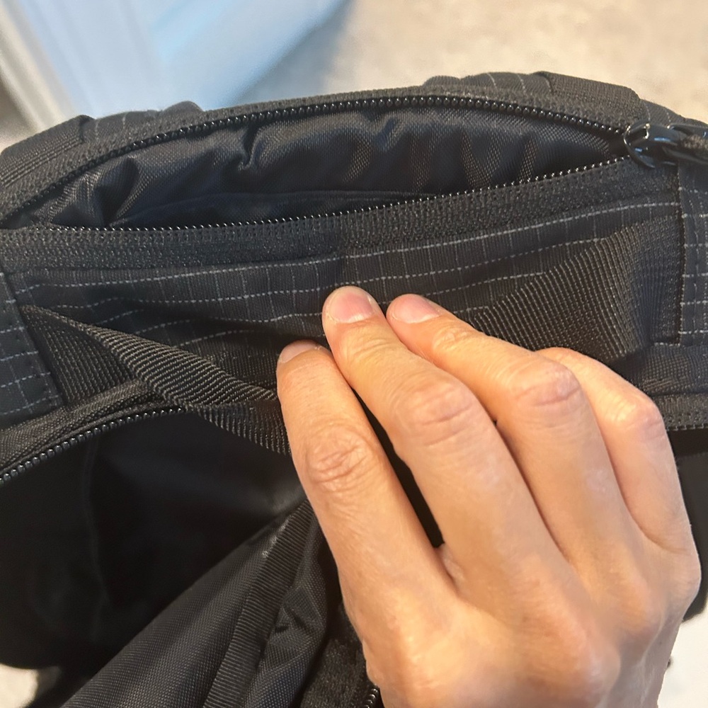 Brand new Supreme backpack with original packaging - Picture 9 of 9